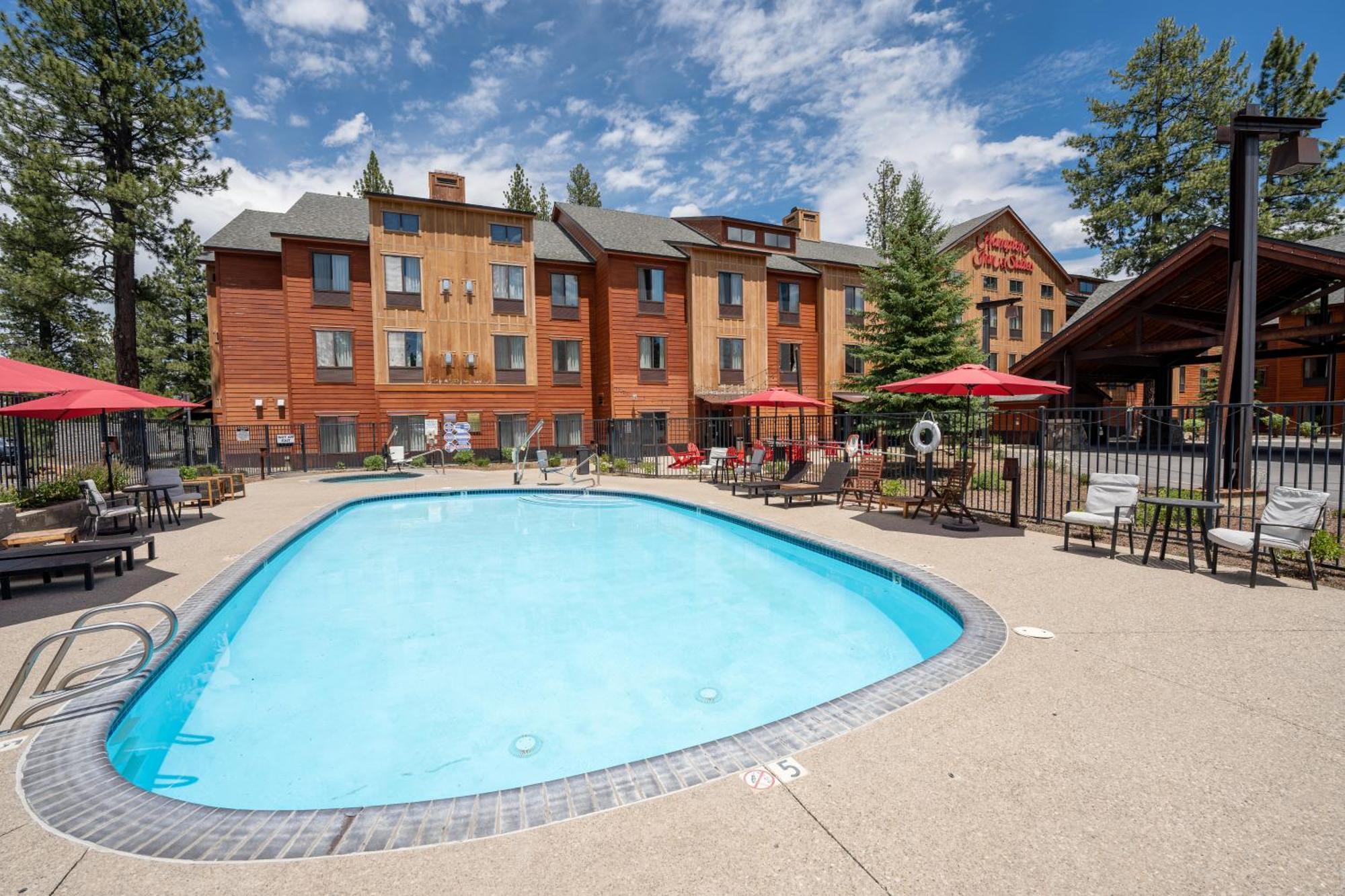 Hampton Inn & Suites Tahoe-Truckee Exterior photo