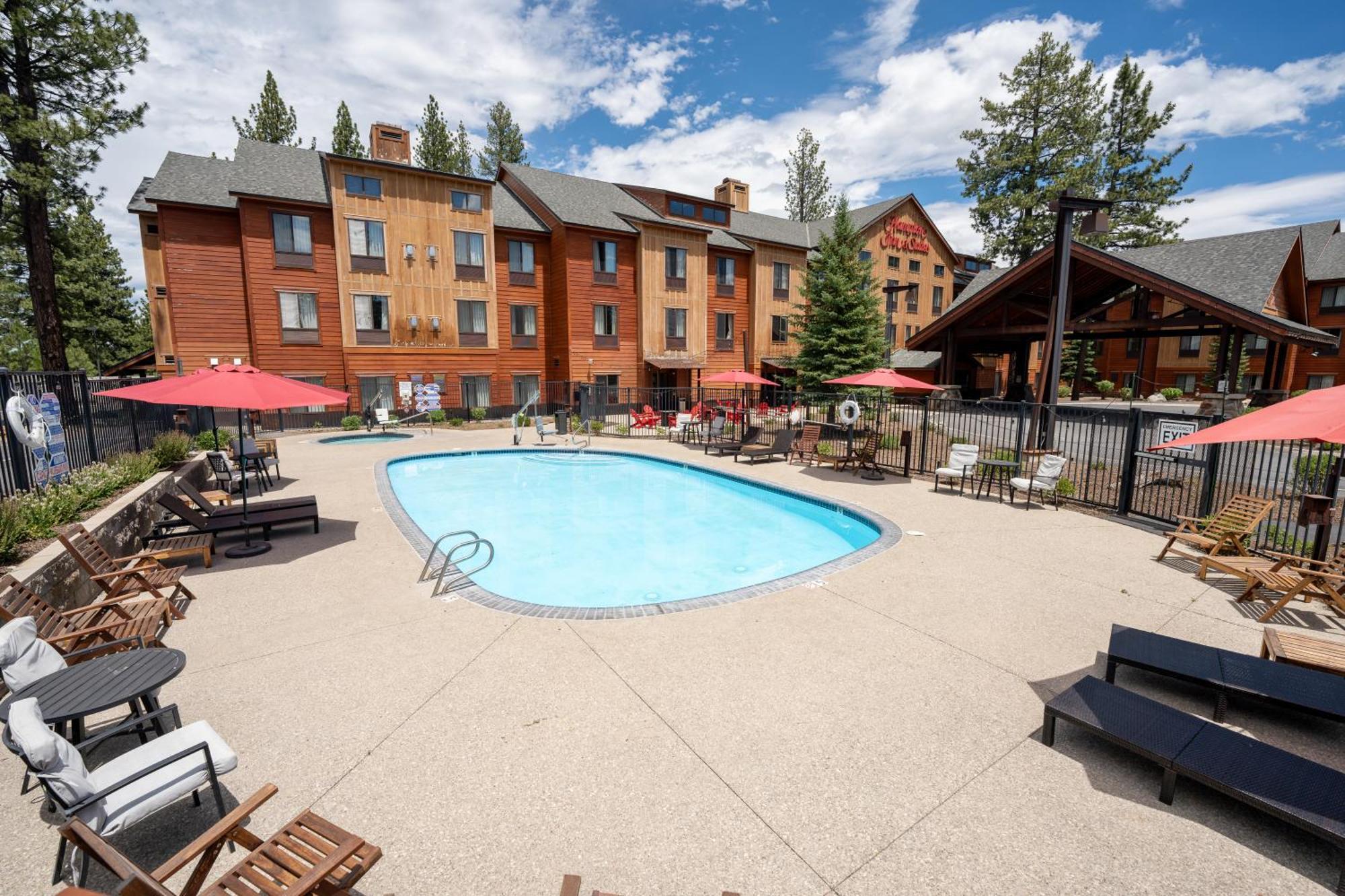 Hampton Inn & Suites Tahoe-Truckee Exterior photo